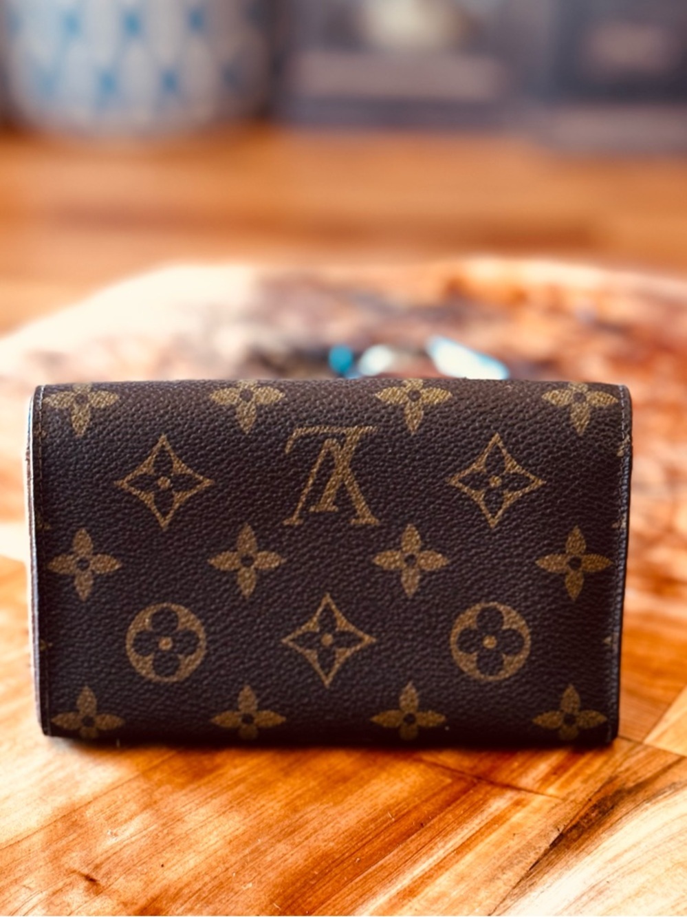 - Louis Vuitton Monogram Porte
Monnaie Billets Tresor Bifold
Wallet vintage - Picture 3 of 15